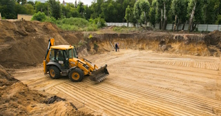 Разработка котлована Мирный стоимость за от 564 руб. м3 - заказать работы по копке и рытью котлованов | траншей